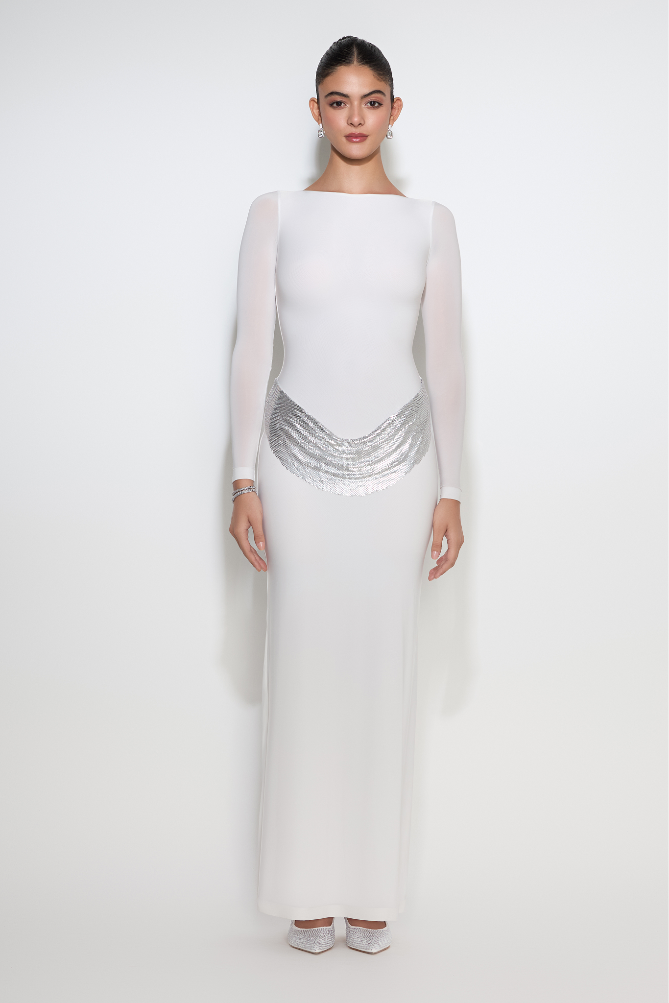 Anna full-sleeve sculpted gown