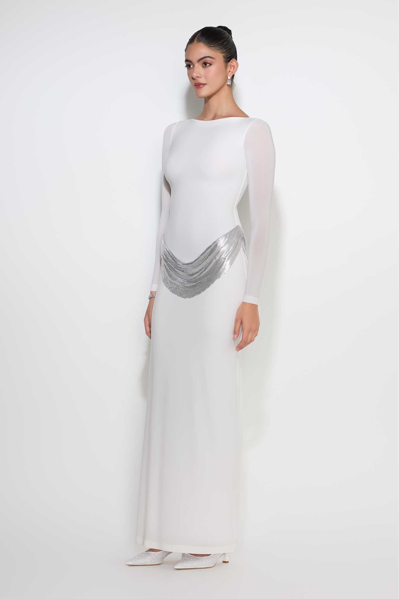 Anna full-sleeve sculpted gown