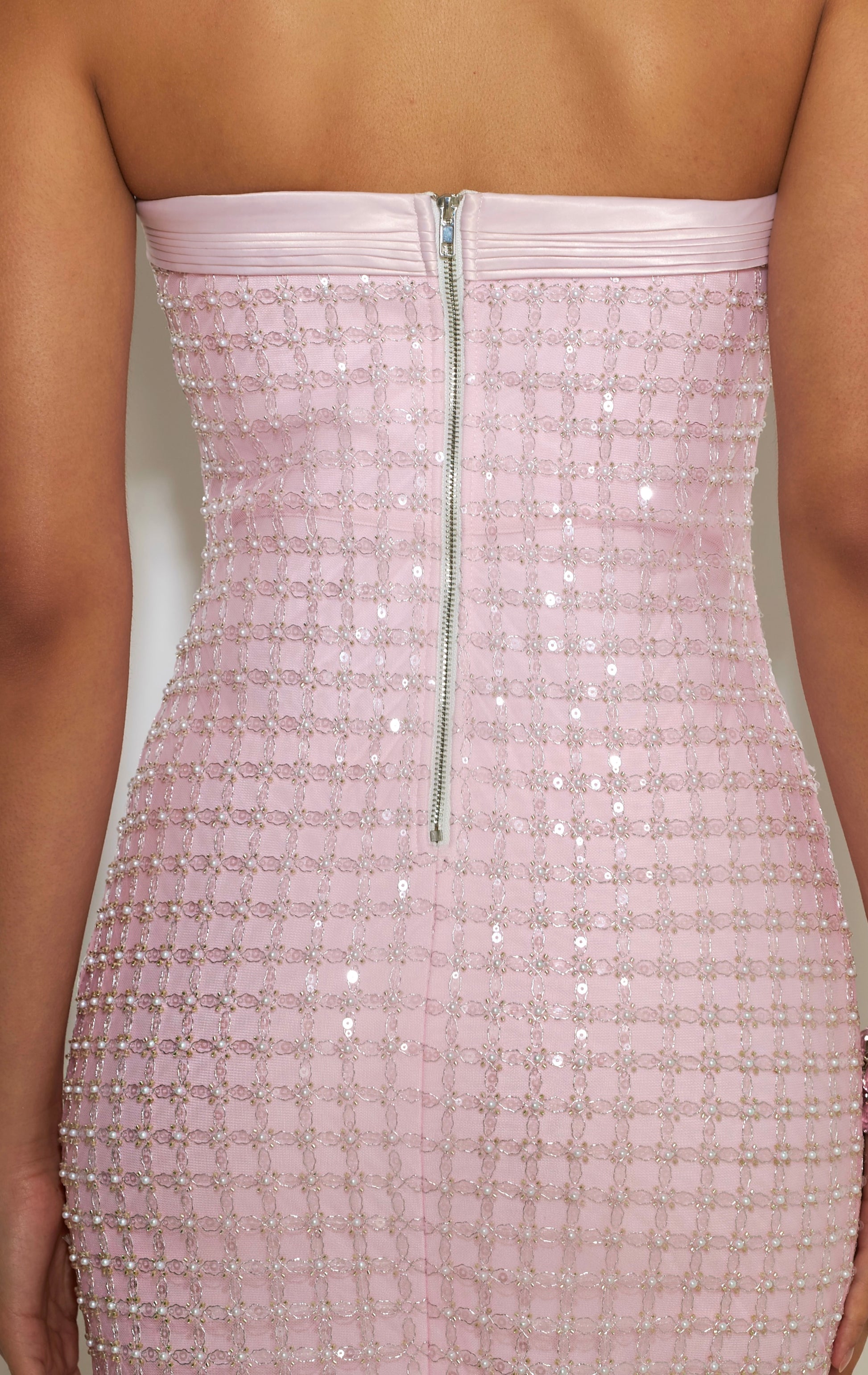 Close-up of structured bandage base