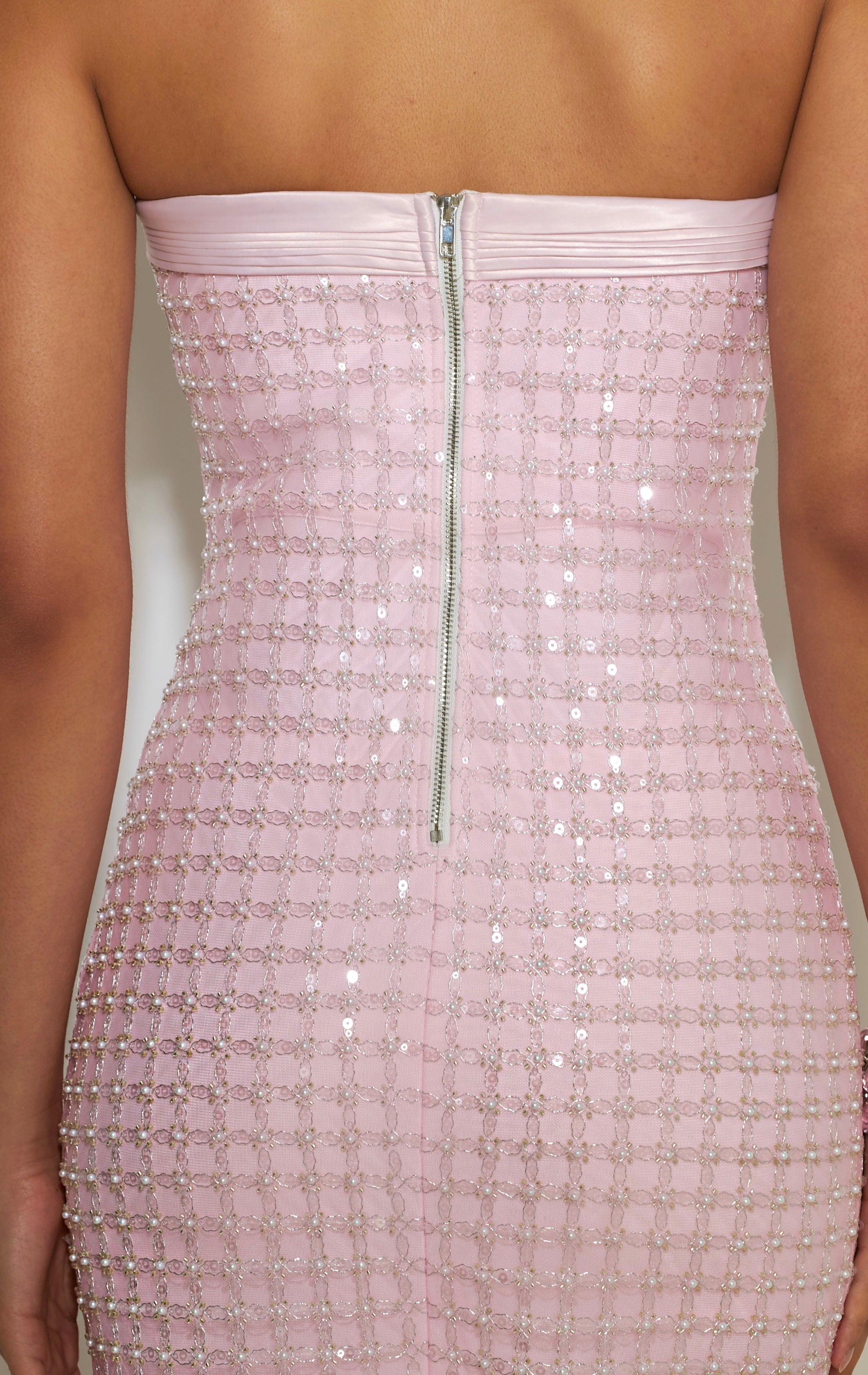 Close-up of structured bandage base